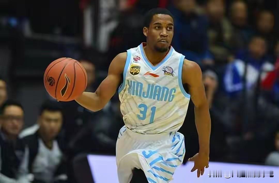 新疆决定更换小外援，科顿和克拉克成为最佳人选！比赛打到现在，由于小外援纳托儿跟