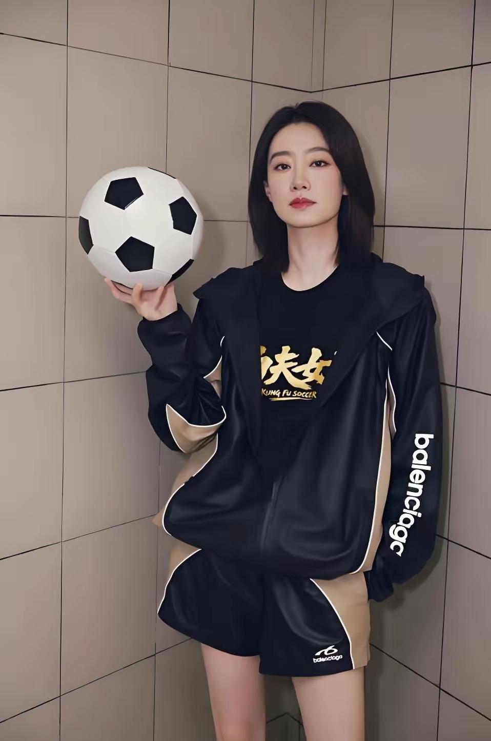 《功夫女足》最大赢家，就是零片酬出演的张小斐，别看她明面上是分币没挣，可她押