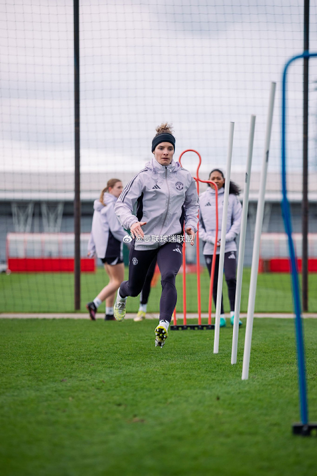 〖26-03-13训练图〗女足备战25-26赛季英格兰女足联赛杯决赛对阵切尔西女