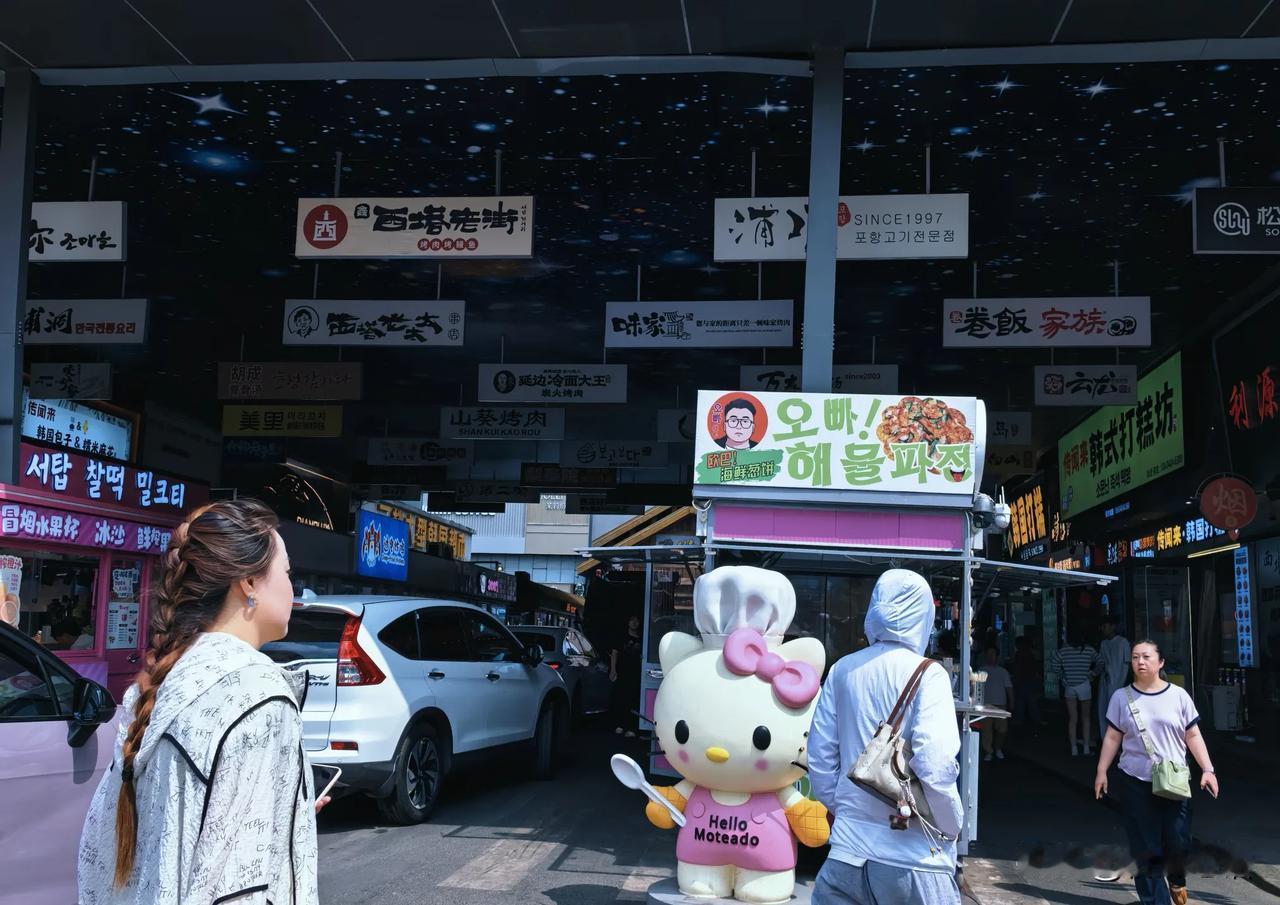 同事小王干了29年工作，去年退休了，退休金每月2995，今年没涨钱，小王心里可郁