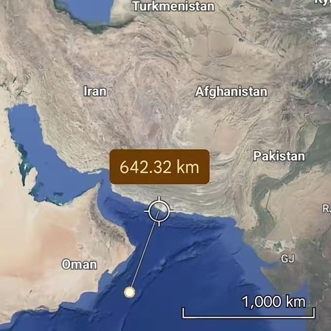 伊朗导弹再度重创美军驱逐舰！据伊朗媒体4日消息，伊朗导弹部队发射“卡德尔﹣38