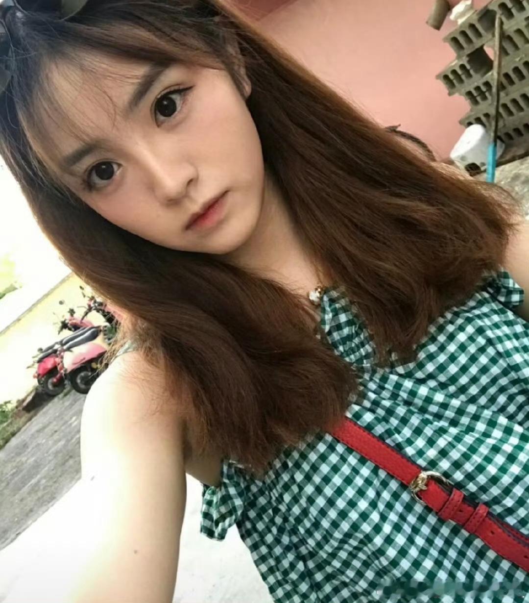 田曦薇早期的田曦薇一样是甜甜的这张颜纯天然无疑了！！
