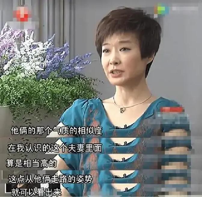 主持人王雪纯说：“康辉和他老婆刘雅洁，他们两人都不会做饭，因为我们都住在一个院子
