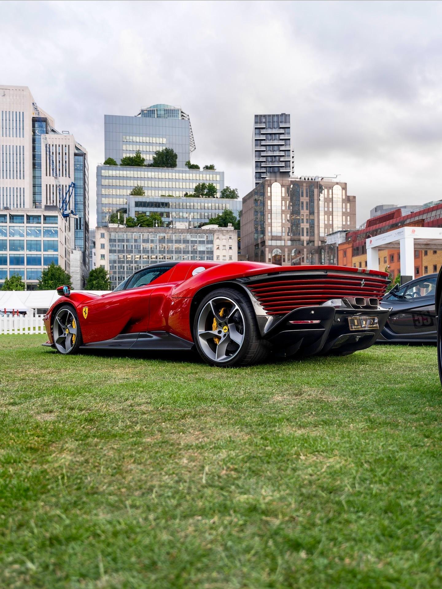 自然追求的V12优雅。DaytonaSP3是外观最出色的现代法拉利吗？.