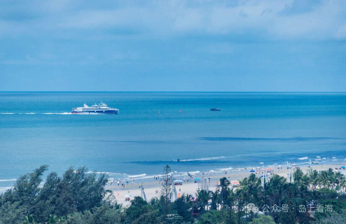 涠洲岛🍃基本概况面积与位置：涠洲岛南北长6.5公里，东西宽6公里，总面积约2