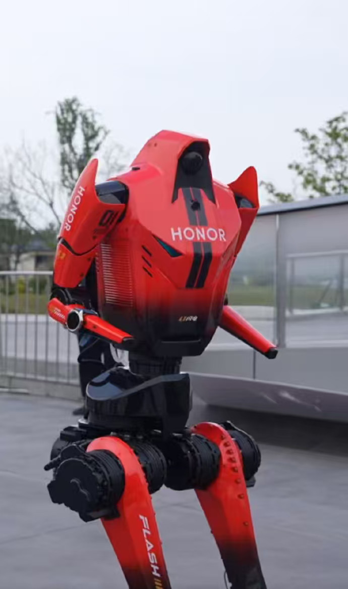 iPhoneUltra真机超前瞻感觉最近手机品牌的黑科技都放出来了，荣耀在5月份