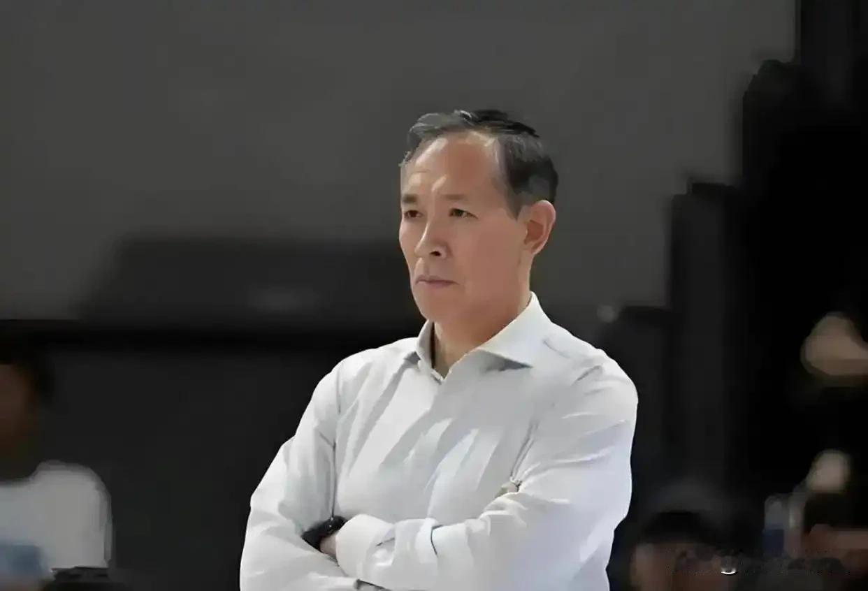 奇耻大冤！如果没了洛夫顿和大白边，北京打不打得过上海？一号位:上海略胜，古德