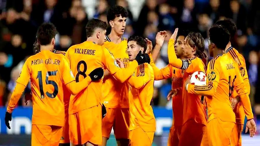 赛前全网看好曼城客胜，皇马直接踢了个3-0。皇马半个月要连踢6场硬仗，赛前