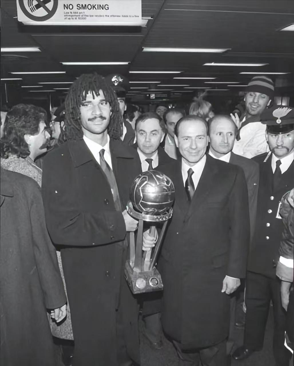 帕尔玛，米兰58场不败的终结者！又到了米兰打帕尔玛的时间，米兰球迷都希望莱奥能