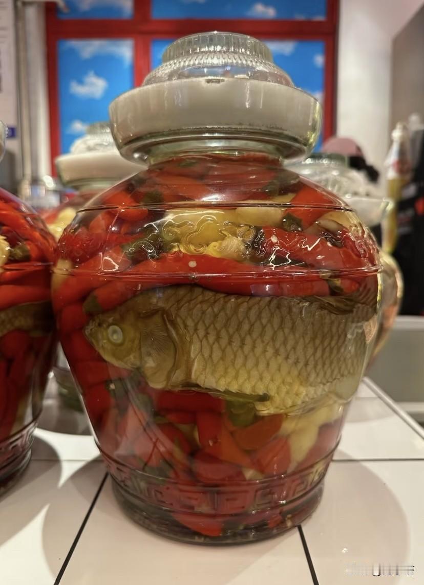 有没有云南的朋友告诉我这是不是正宗的云南美食？昨天到一家云南汽锅鸡店里吃饭，看