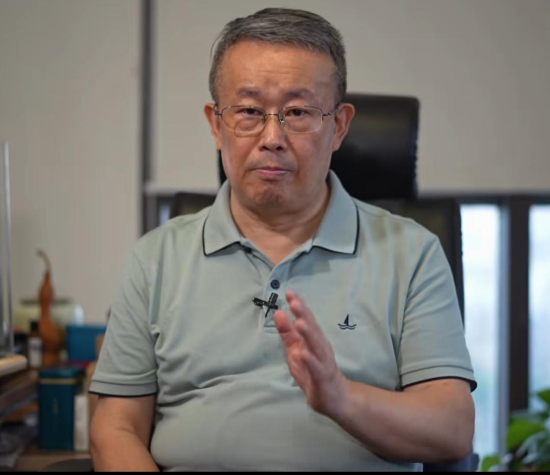 项立刚先生点赞华为Mate80ProMax屏幕。作为鸿蒙6生态下的一款明星