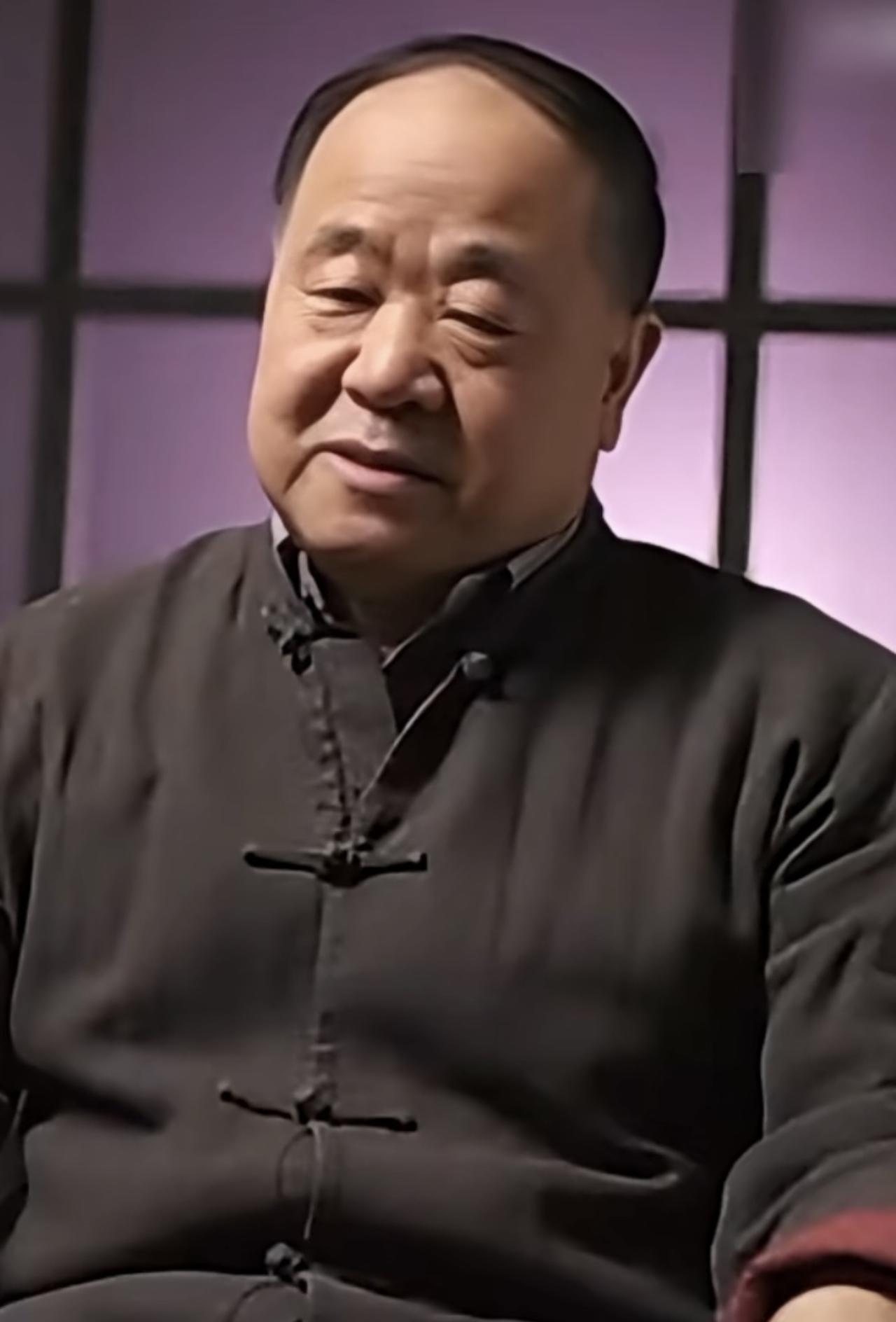 莫言说：面对生命与生存，道德是没有力量的。接着他又补充说：“道德是人吃饱了以