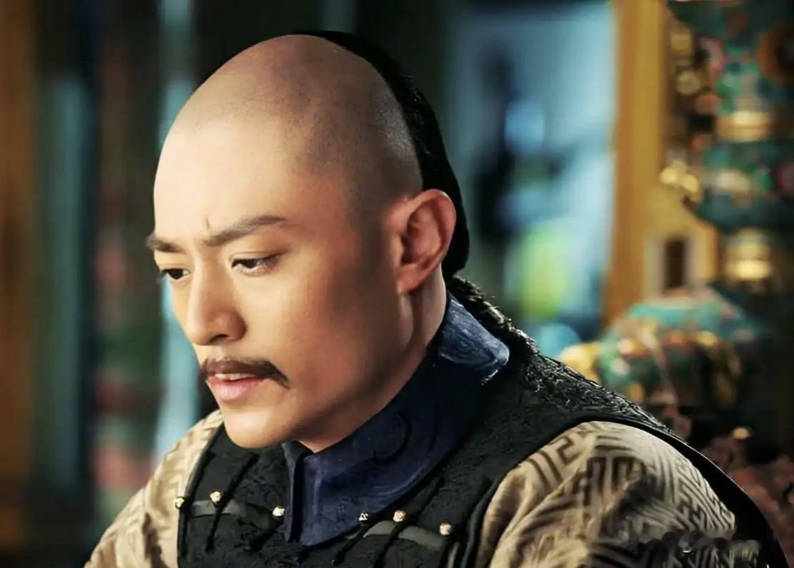 乾隆是如何登上皇位的?乾隆登基这事儿，比电视剧演的顺溜多了。雍正那会儿多惨，