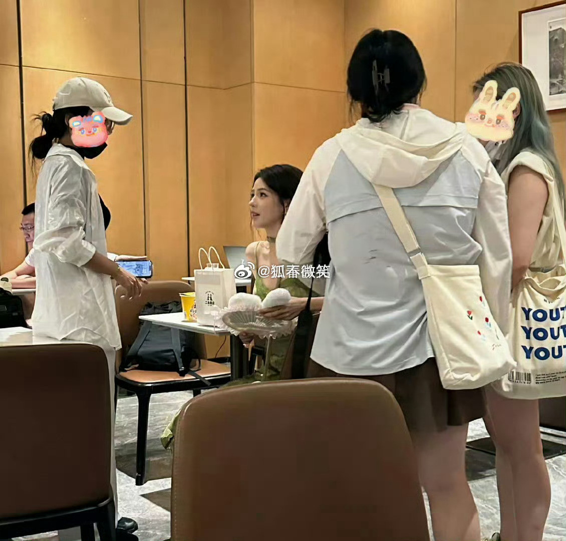 我的天？张予曦路人视角这么美的吗？为啥这么美却不温不火啊​​​​