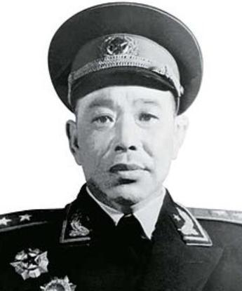 1979年6月，开国中将廖汉生回乡给前妻扫墓，结束后非要到一农妇家吃饭，下属极力