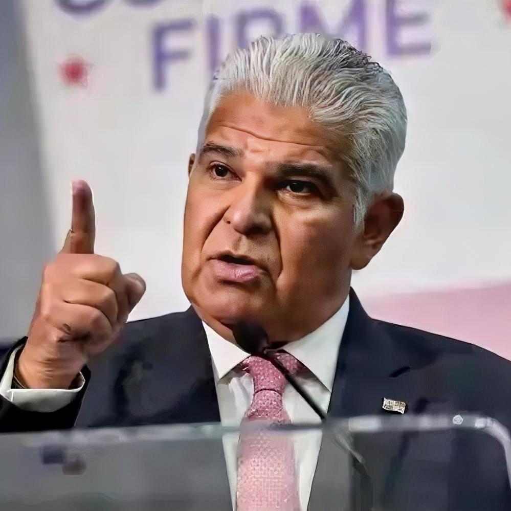 真是想忍住笑都难！几周前，巴拿马总统穆利诺还在冲我们撂狠话，转身却成了“不自量力