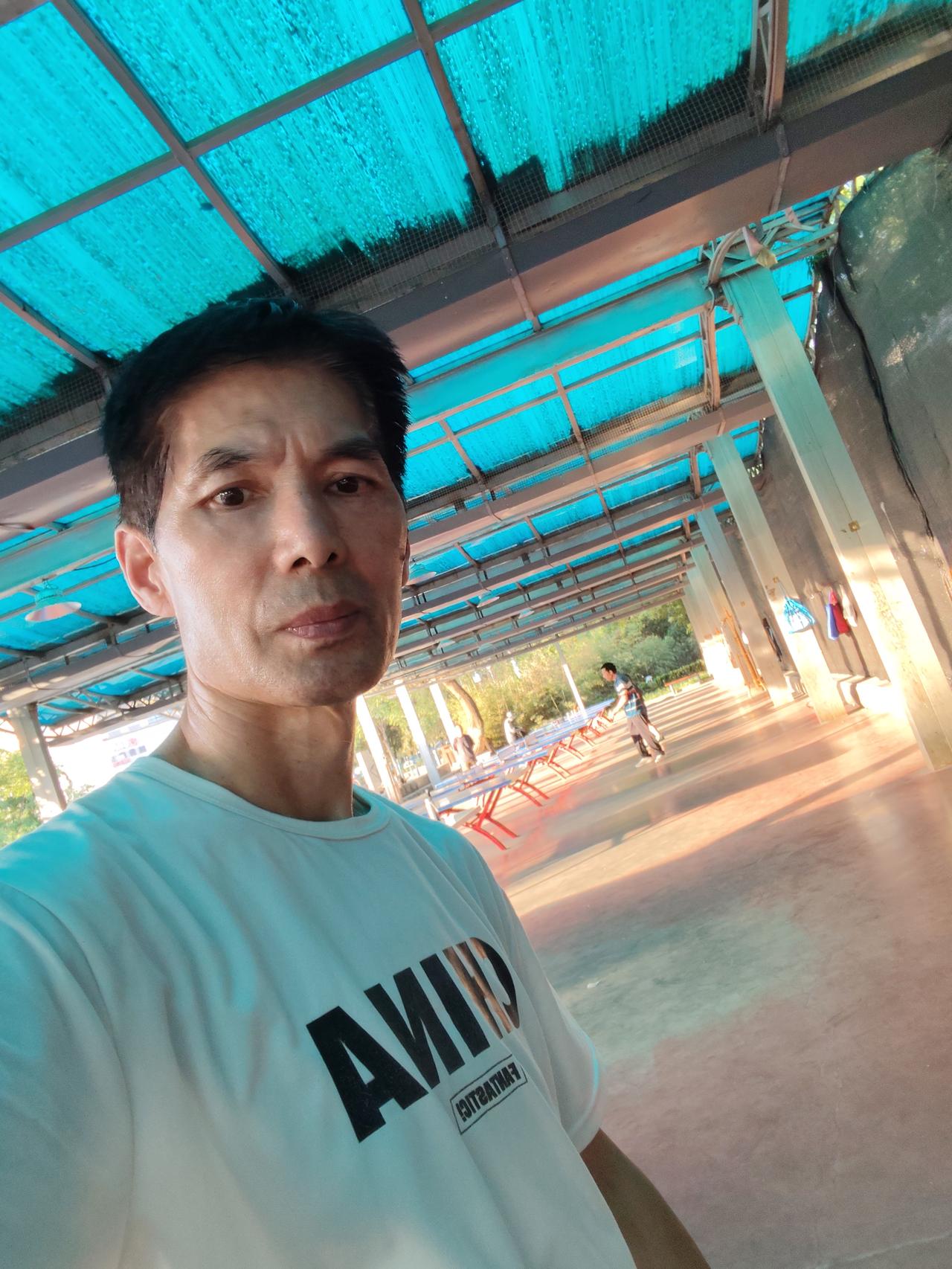 昨天，一个球友在我们乒乓球群里分享了一段醍醐灌顶的一段话，分享给大家：“人活到了