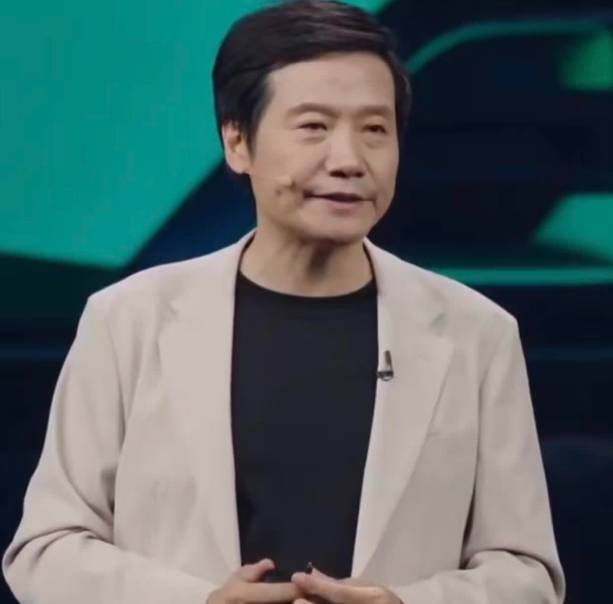 把yu7发布会搞成一个大型的公开秀。雷布斯一路既往的优秀。一路既往的真诚。一路
