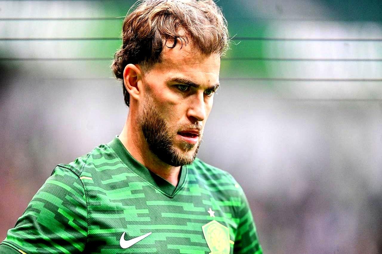 北京国安的外援古加，这事儿办得有点不地道。古加续约时撂话主教练塞蒂恩不续