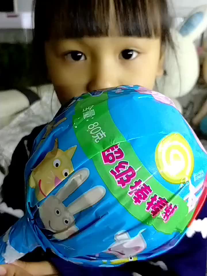 【爆笑恶搞】超级磁力蛋糕吓坏萝莉 @Q趣乐园