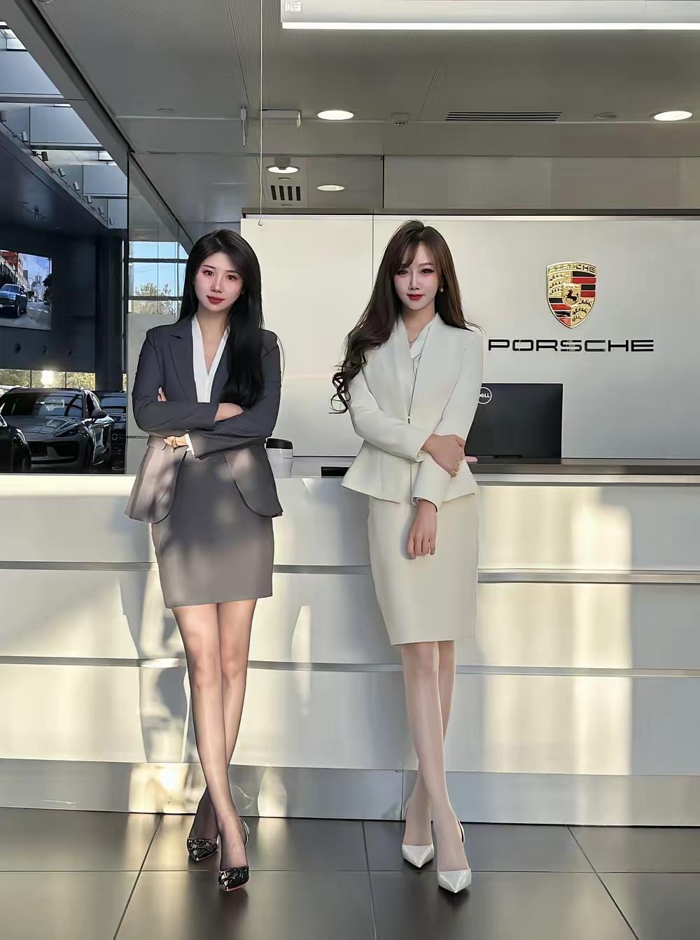 中国保时捷三朵花去了鸿蒙智行，原来的保时捷店也关了。但保时捷是最成功的豪车，比B