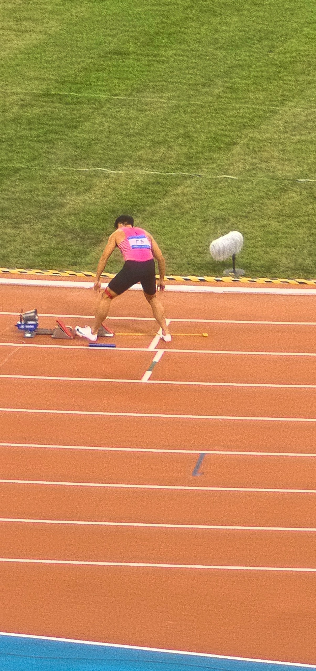 来了来了，卷尺拿出来了