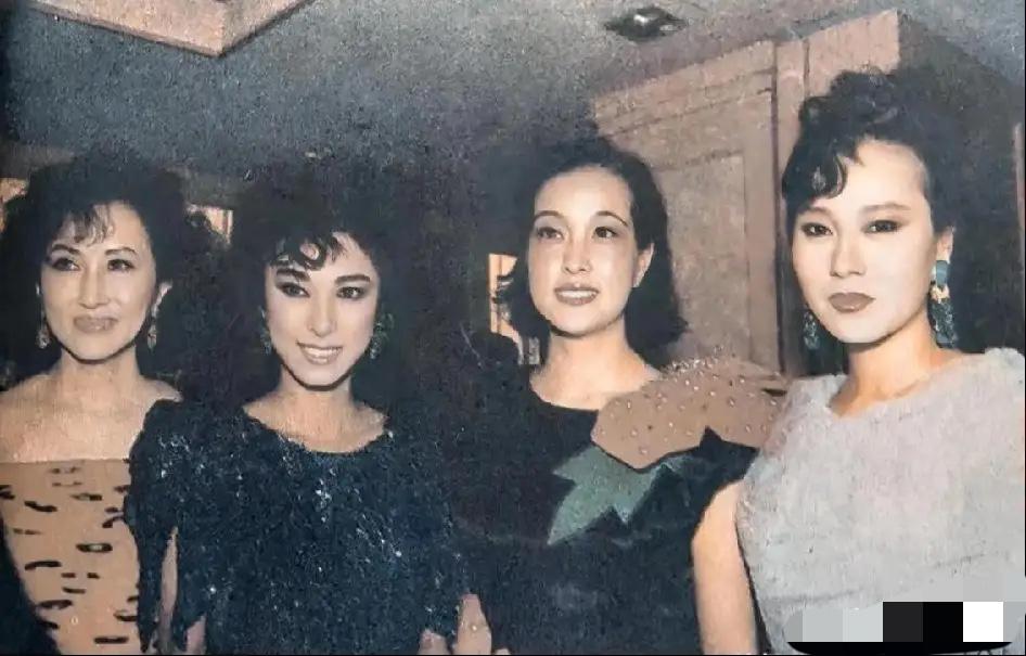 八九十年代，和香港艺人比，大陆的艺人真的有点土。现在正好反过来了，大陆艺人比较时