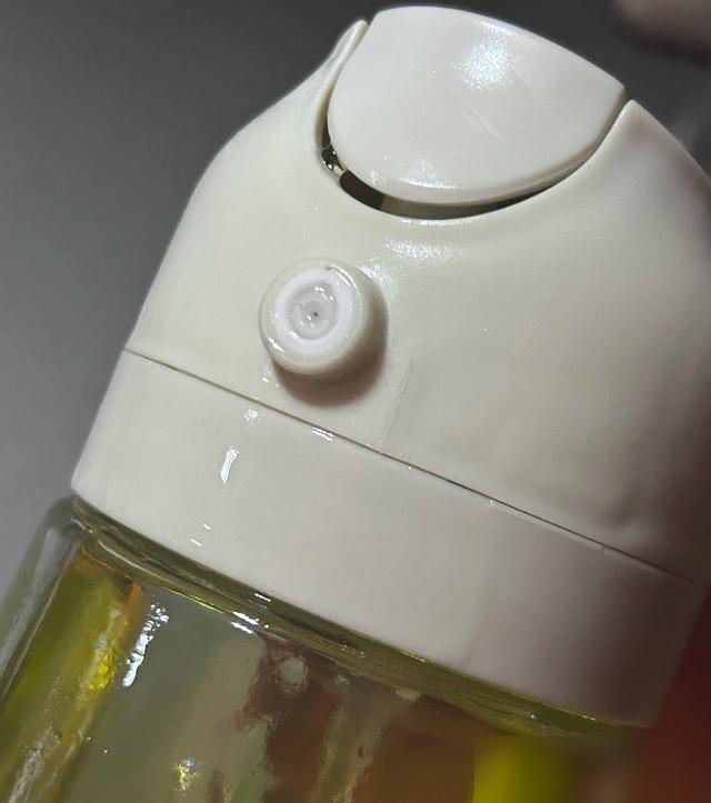 谁懂啊家人们！那些网上吹得天花乱坠的“家居神器”，我买了8个，用一次就想扔到垃圾