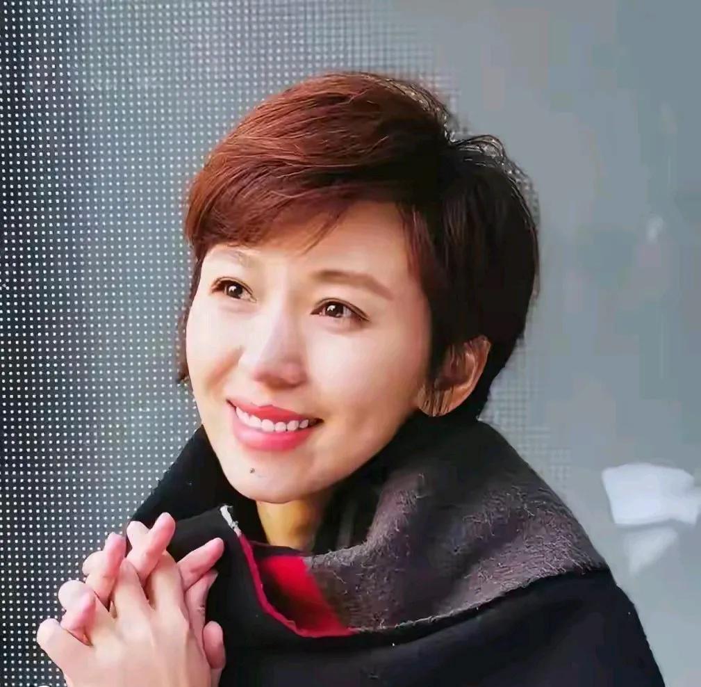 40多岁没结婚的人多了，为什么总是对欧阳夏丹议论纷纷呢？说什么人间最大的快乐就是