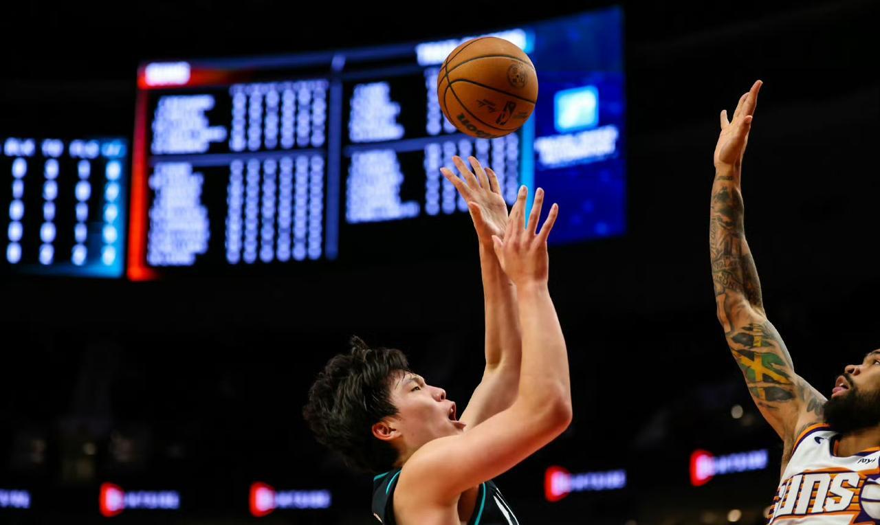 杨瀚森13分钟爆砍9分5篮板3助攻1盖帽，赛后队友这样评价他:“毫无疑问，他进