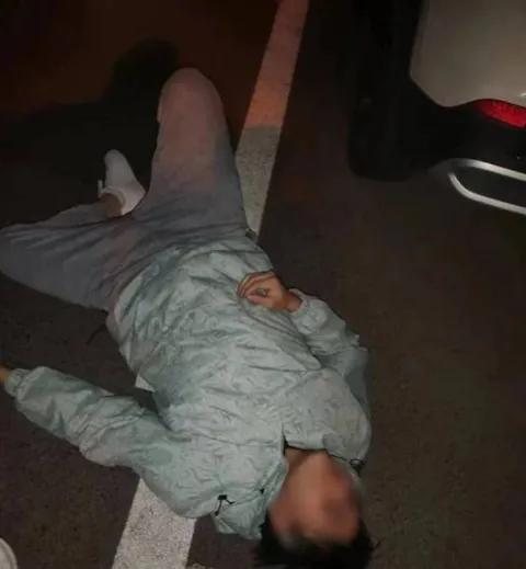 山东聊城，男子去参加喜宴，一整晚夜不归宿，次日，有人发现男子死在一楼步梯拐角处，