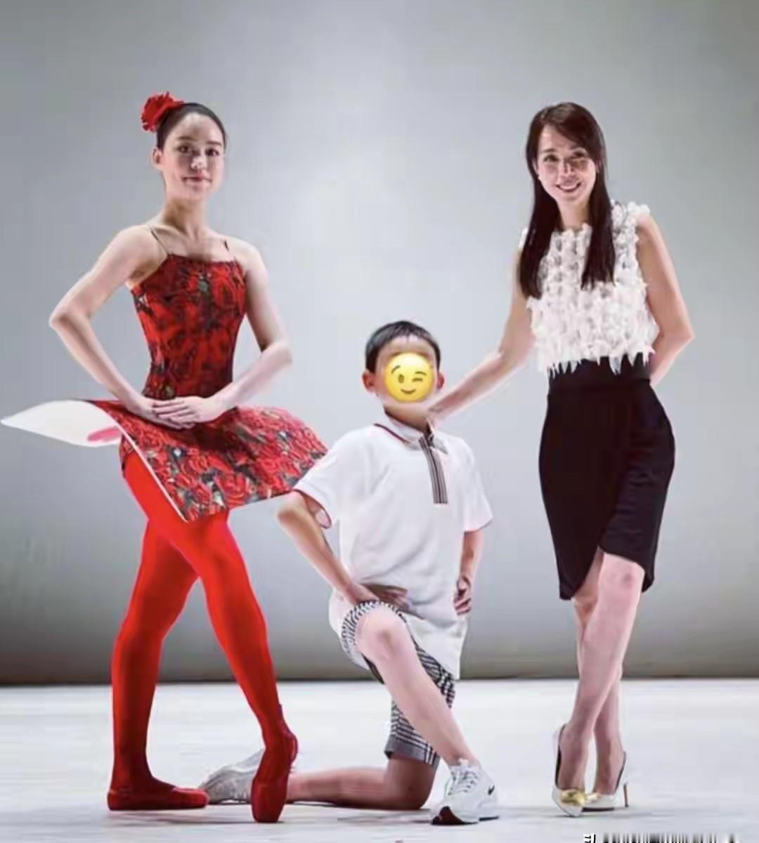 【豪门替补席！吕丽君子女互动生硬如“完成任务”，甘比儿女已成刘銮雄“标配”】