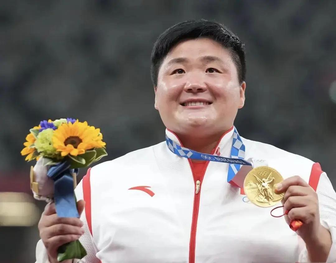 巩立姣，1989年生人，36岁，2025年11月退役苏炳添，1989年生人，3