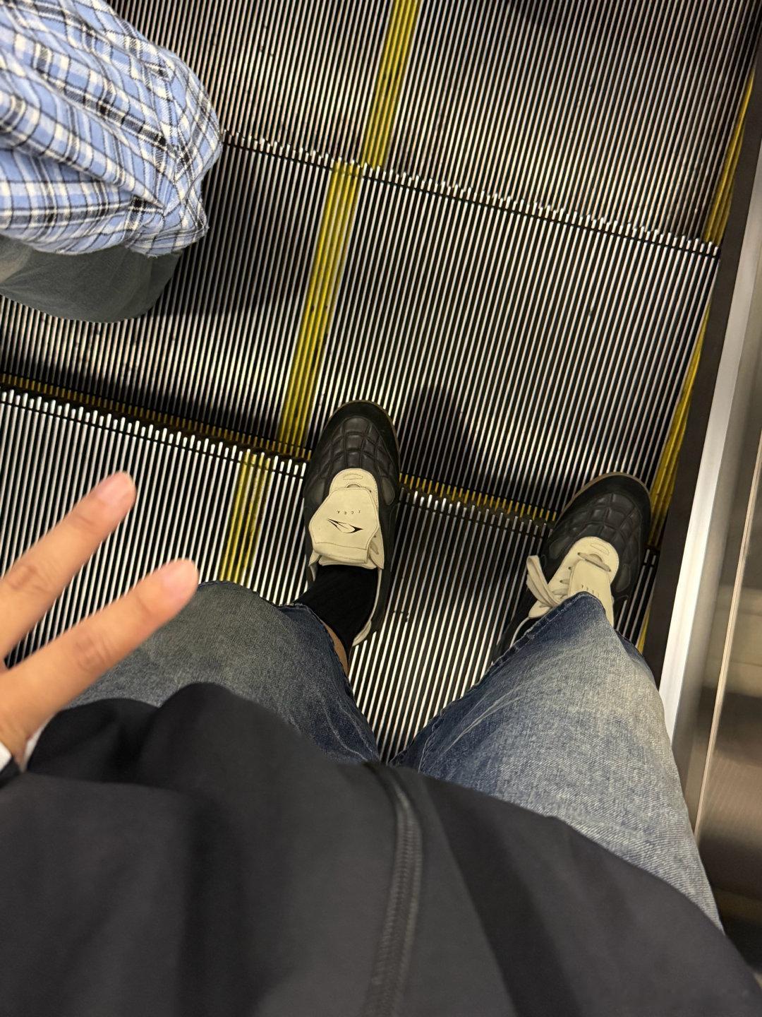 两个可怜鬼大老远跑到山姆但吃到0口试吃​