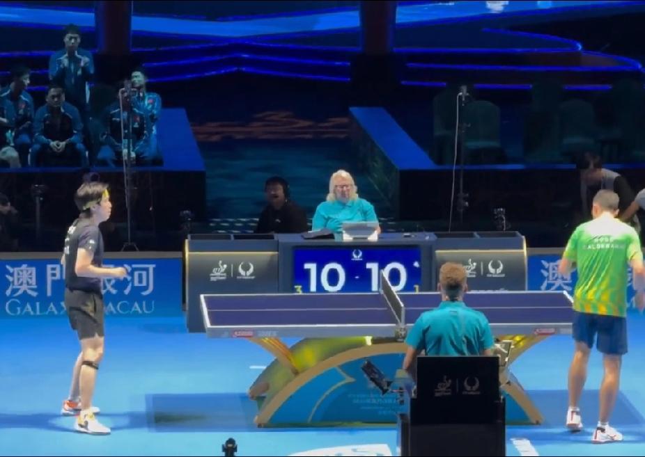 王楚钦4:1干翻雨果！一个人扛下半区，把对手直接榨成果汁！家人们谁懂啊！看