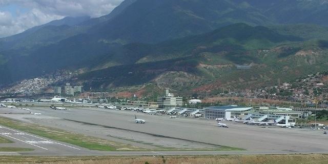 据报道,加拉加斯国际机场已经由美国特种部队控制,准备接收运输武器的美国运输机。