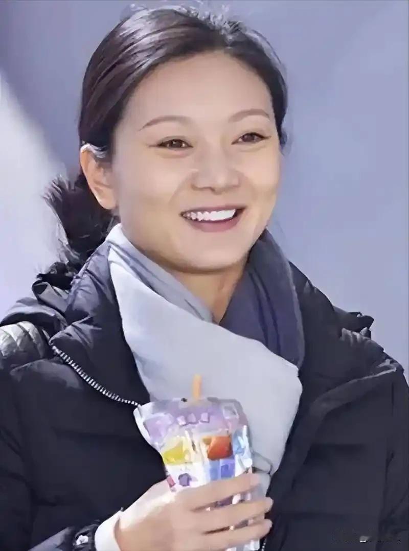 曾雪藏14年的张艺谋太太陈婷，终露峥嵘光彩照人在大众固有印象里，陈婷长期是
