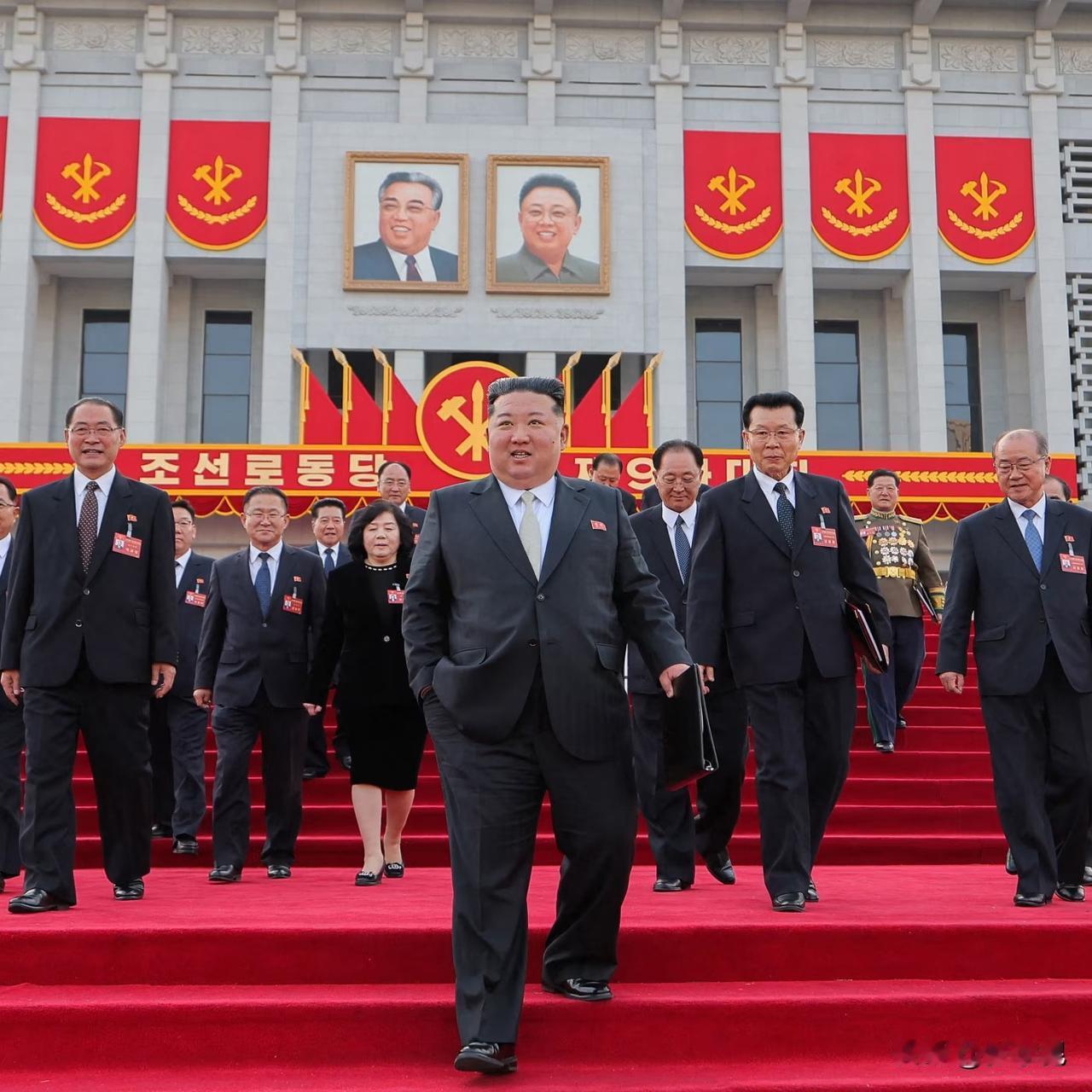 华尔街日报今天报道：“金正恩在五年一次的党代会闭幕式上致辞，为与美国对话敞开了大