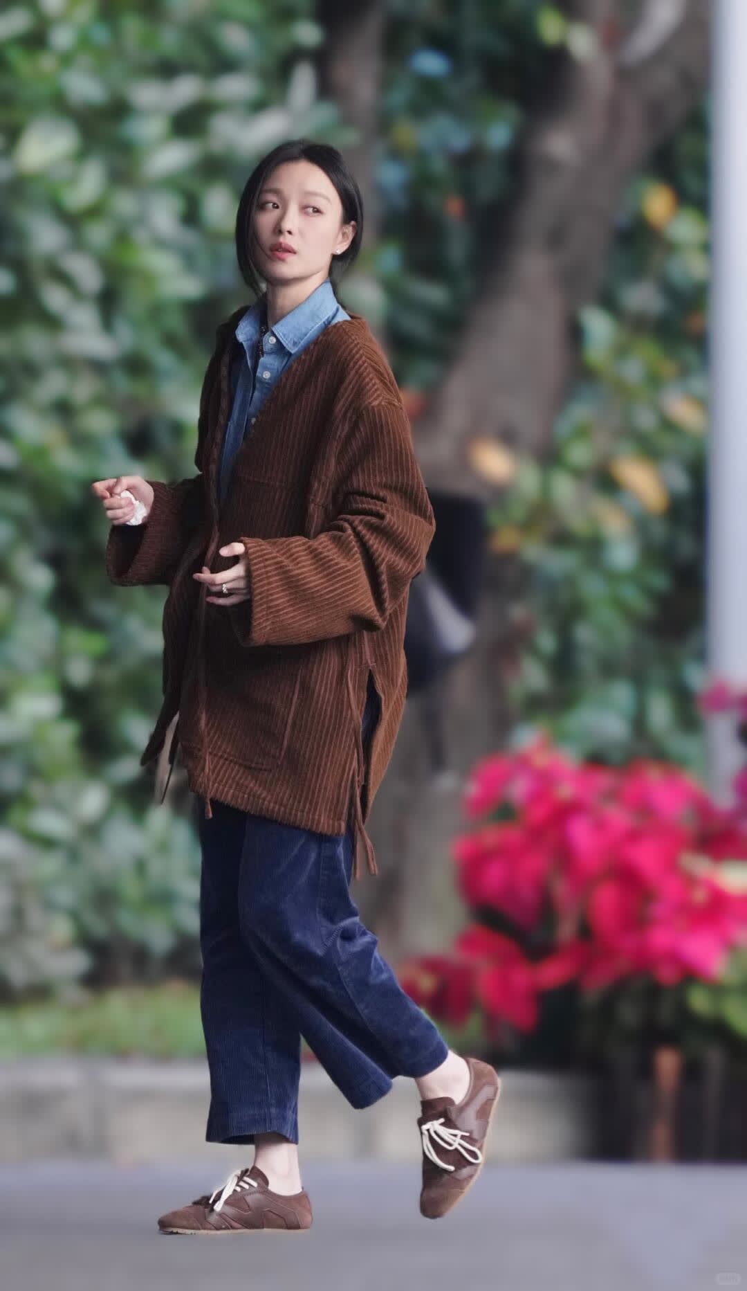 倪妮的私服真的很好看，不露腿也时髦‼️主打的就是保暖时尚两不误！倪妮最新路透