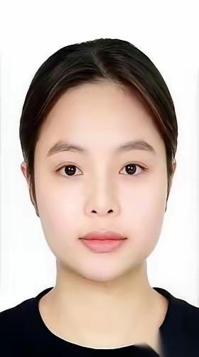 一个叫裴垂林的越南女孩，在云南大学读硕士。她干了一件让不少越南网友“刷新三观”