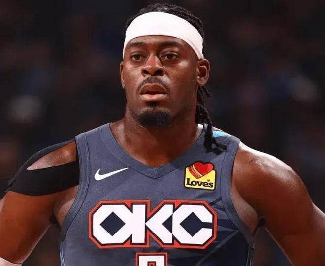 哈腾、多尔特、米切尔、华莱士和卡鲁索都是及格的表现。多尔特和卡鲁索在防守端的强度