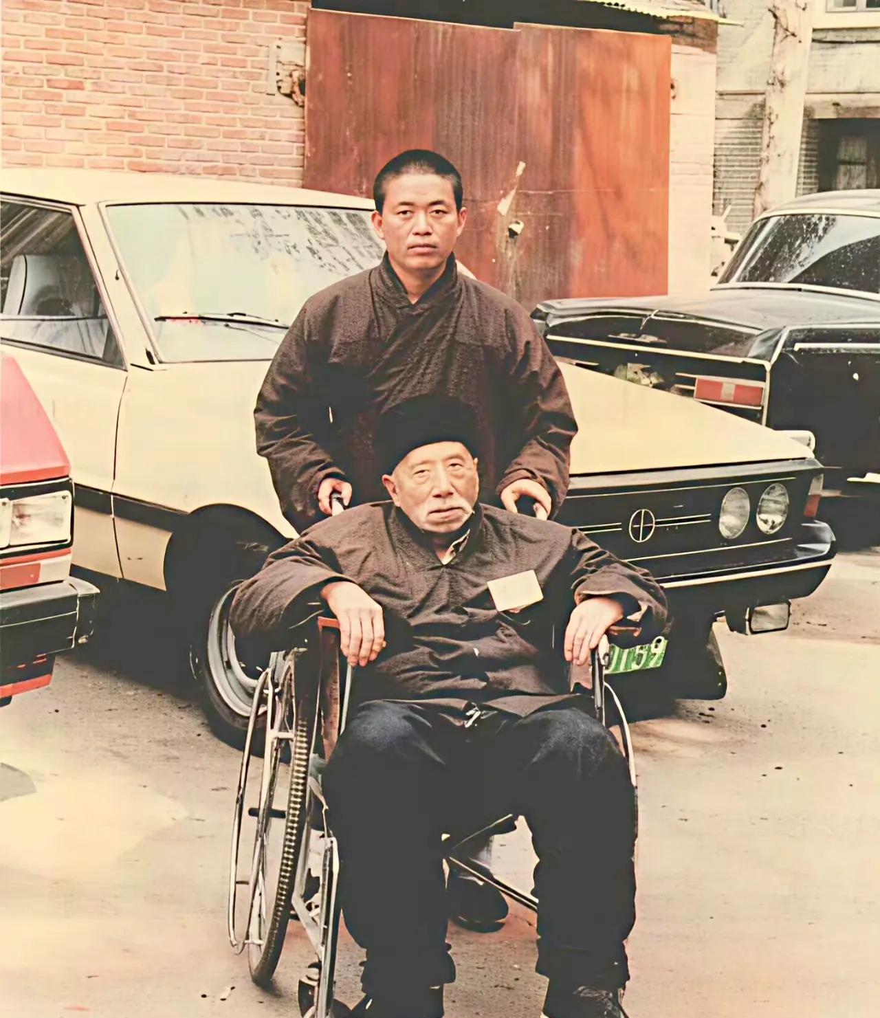 这是释永信当年刚出家时的照片，当年的他不过16岁，不难看出，当时释永信的面相就和