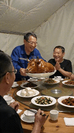无聊透顶的AI啥都不放过[笑着哭]