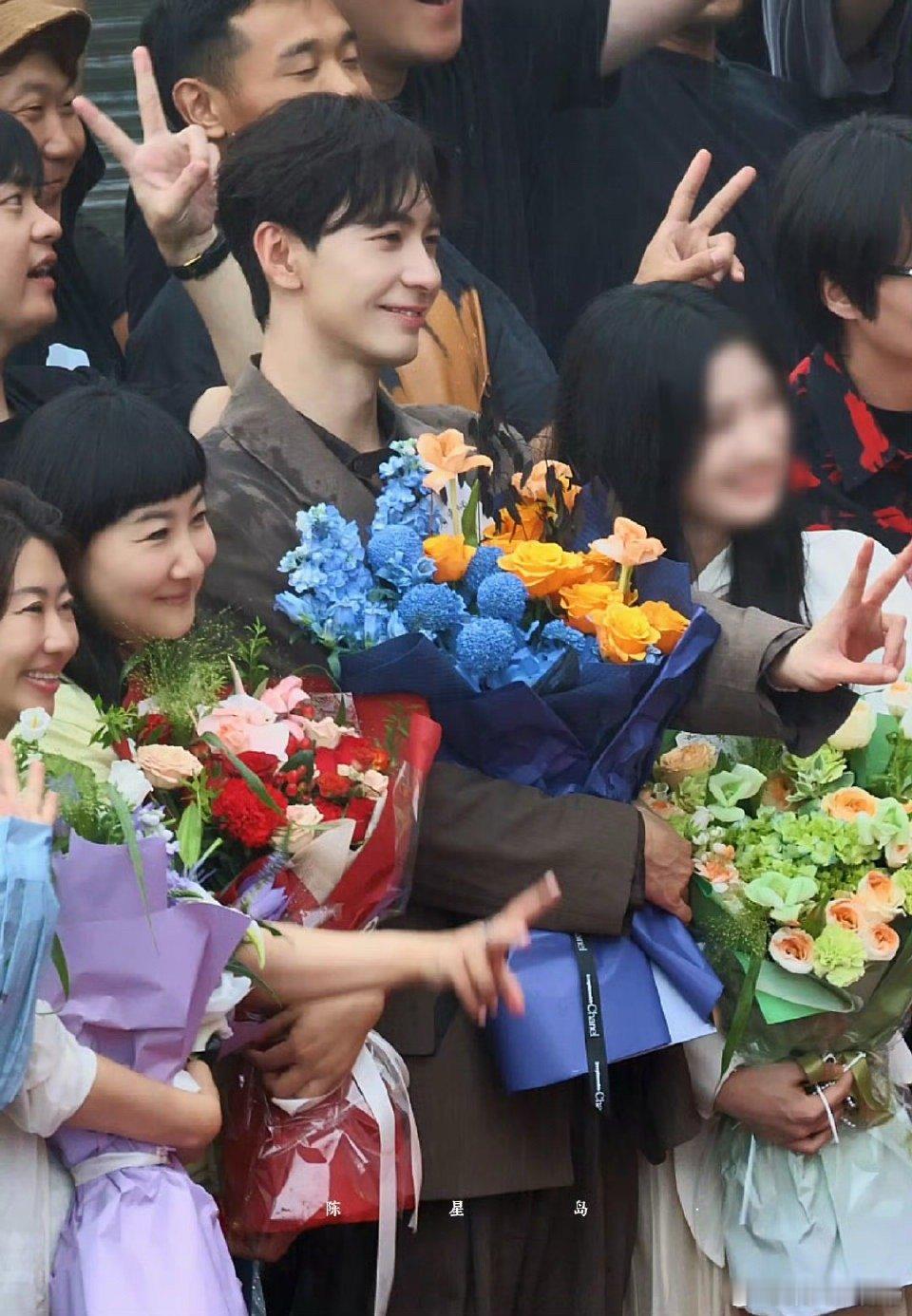 卢昱晓这是什么情况？还没有播就和男主角闹掰了​​​
