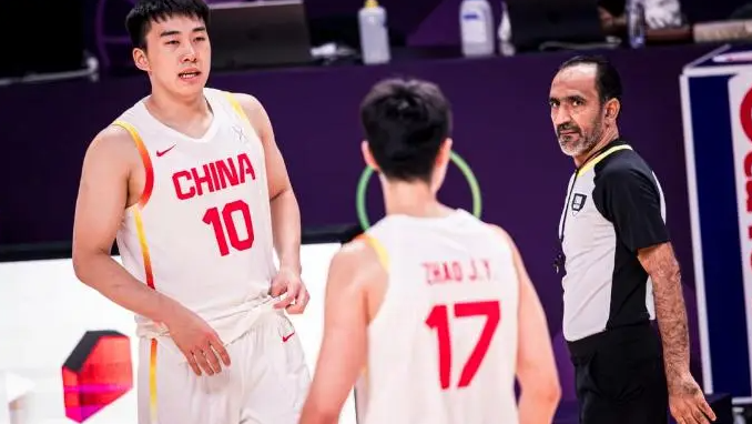 我觉得王俊杰的选择不是盯着那200万奖金也不是贪图最佳阵容的名声而是