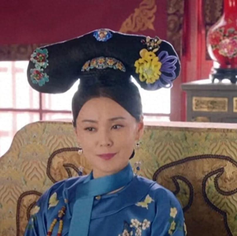 历史课本把慈禧塑造成晚清最有权势的女人，但真相却让人震惊——在长达二十年的时间里