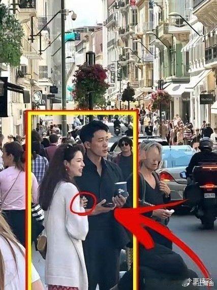 钟楚曦官宣恋情，看来对这哥确有特别情愫，这份喜欢藏不住啦。​​​