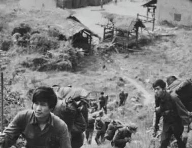 1983年杨勇在北京逝世，杨尚昆在治丧会上宣布2个安排，众人不解要说杨勇，那得