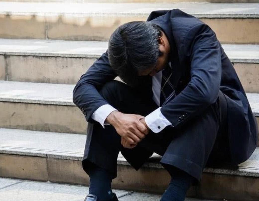 【45岁这个年龄段人最容易失业？】这个结论草率了。45岁，正是职场最关键时期