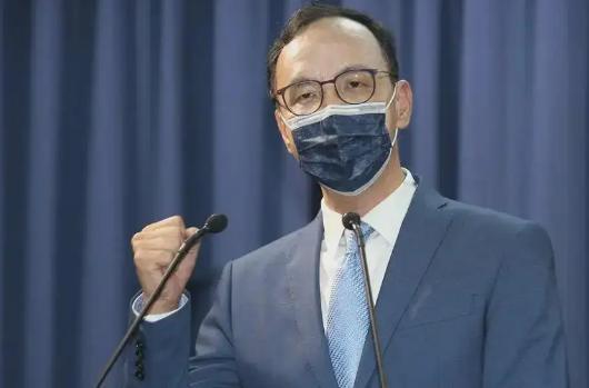 国民党高层"全武行"接连上演，百年老店的遮羞布算是撕干净了谁能想到2026年开